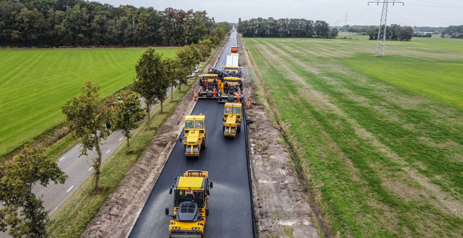 Drone foto asfaltploeg