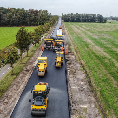 Drone foto asfaltploeg