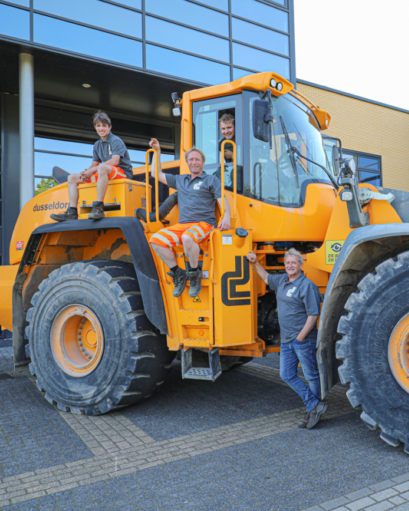 Familie Wolters op de shovel van Boyd